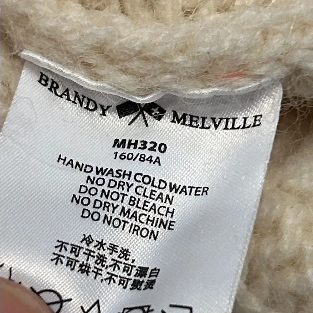 Brandy Melville heavy Cream Cable Knit Crewneck Sweater one size